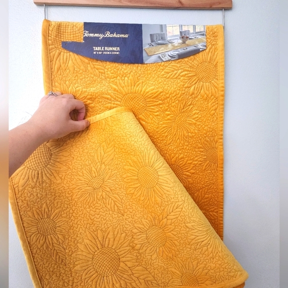 Tommy Bahama Other - Tommy Bahama Yellow Velour Sunflower Table Runner Summer/Fall